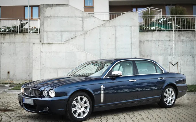 jaguar xj Jaguar XJ cena 55000 przebieg: 140000, rok produkcji 2008 z Gdynia